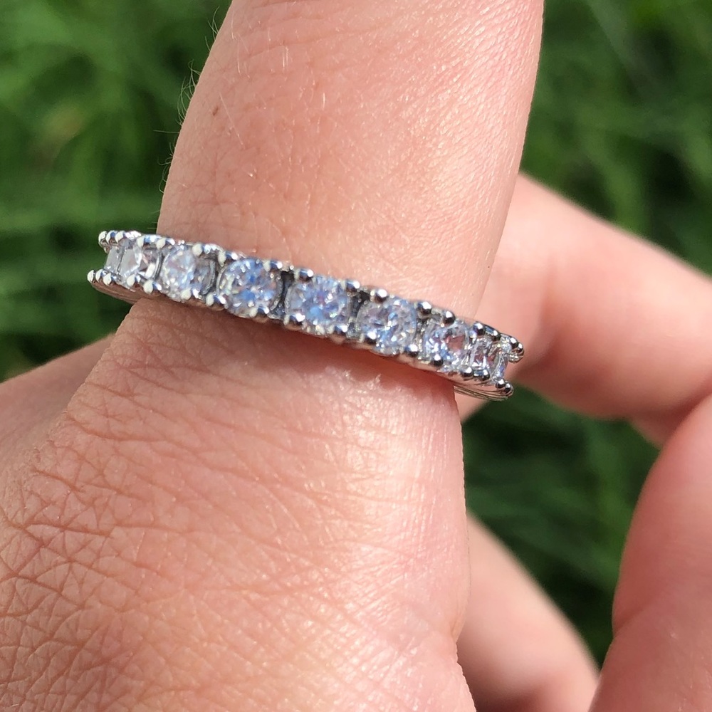 ⭐️ 4/$23 silver band crystal eternity ring - Picture 1 of 6
